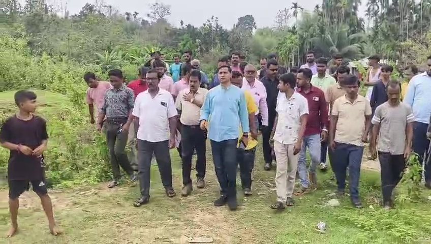 সোনাইমুড়ি থেকে তেলিয়া পর্যন্ত নির্মীয়মান ভগ্ন সেতু পরিদর্শনে গেলেন  মন্ত্রী   সুধাংশু দাস