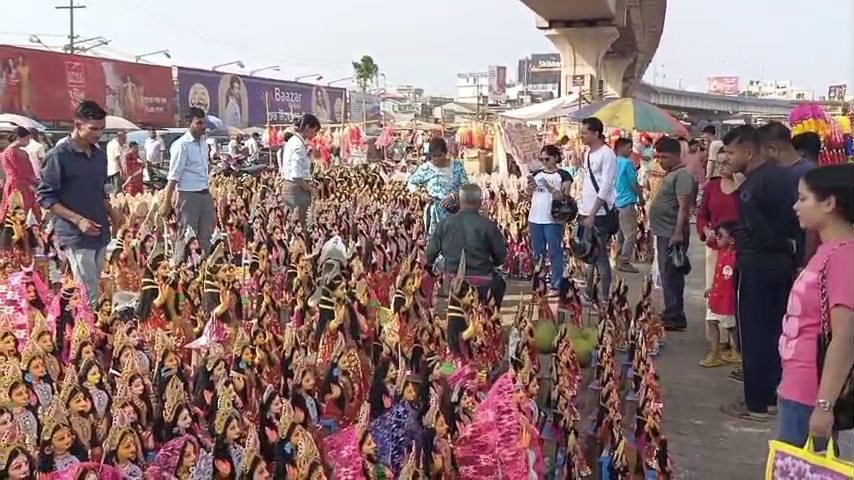 সামনেই শারদ উৎসবের অন্যতম পার্বণ কোজাগরী লক্ষ্মী পূজা