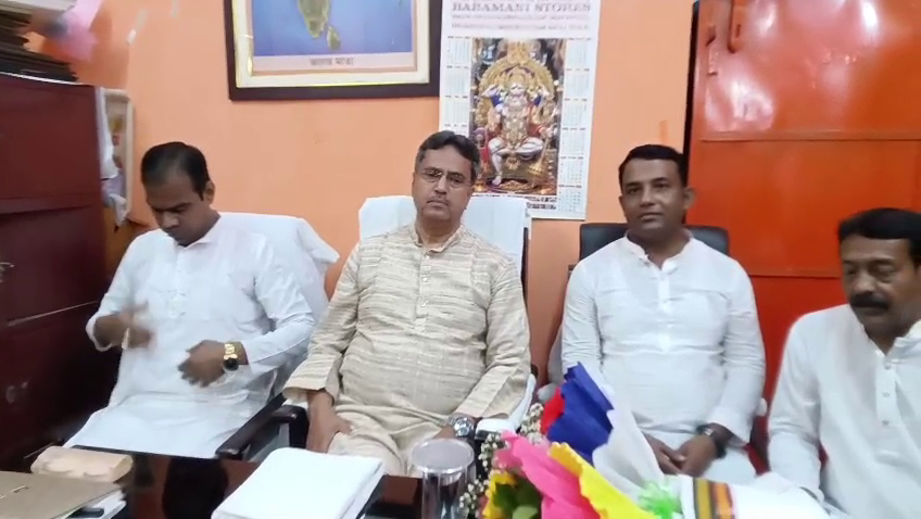 বড়দোয়ালী মন্ডল কমিটির কার্যালয়ে পরিদর্শনে যান মুখ্যমন্ত্রী