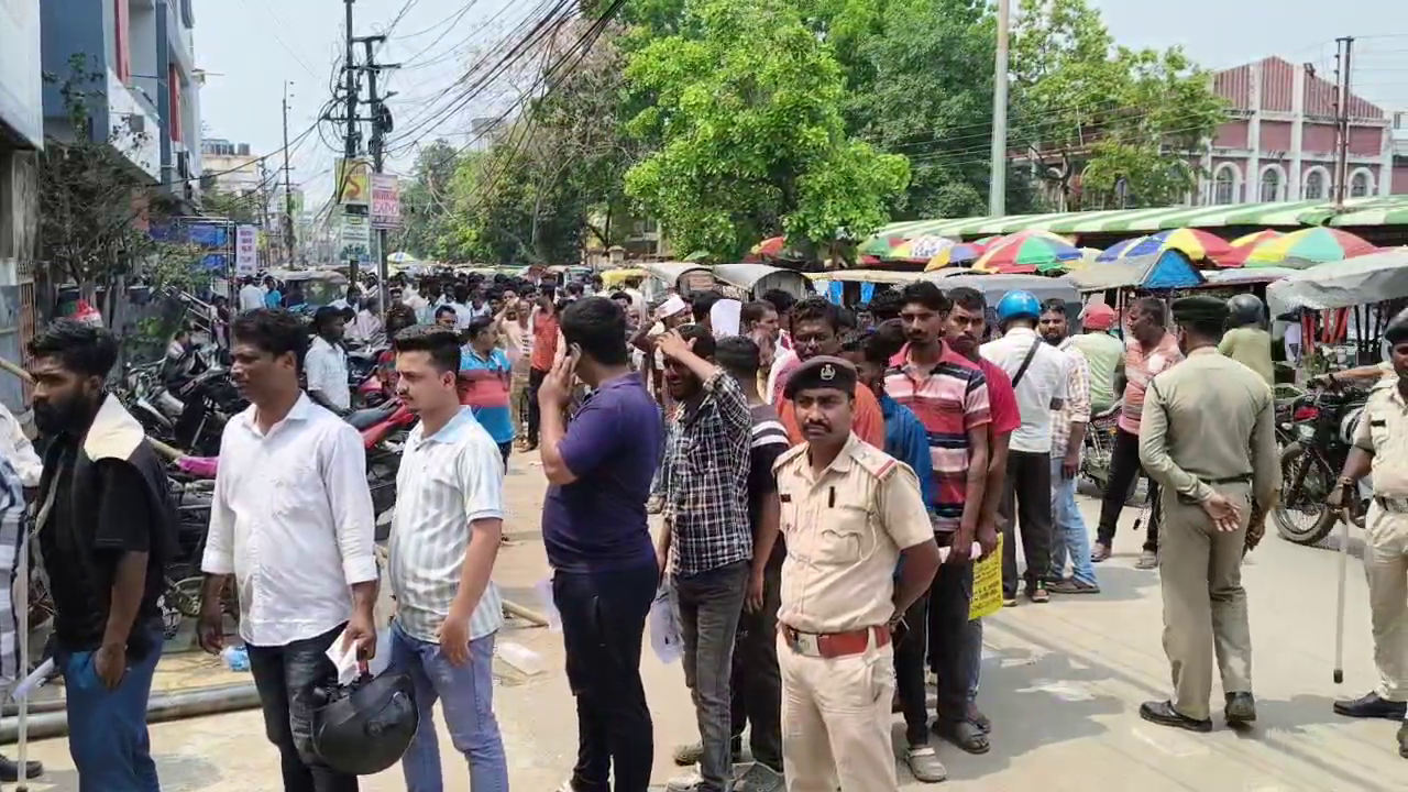 টোকেন নিতে ক্ষুদ্র ব্যবসায়ীদের ভিড় একটা ভালো লক্ষণ।- 