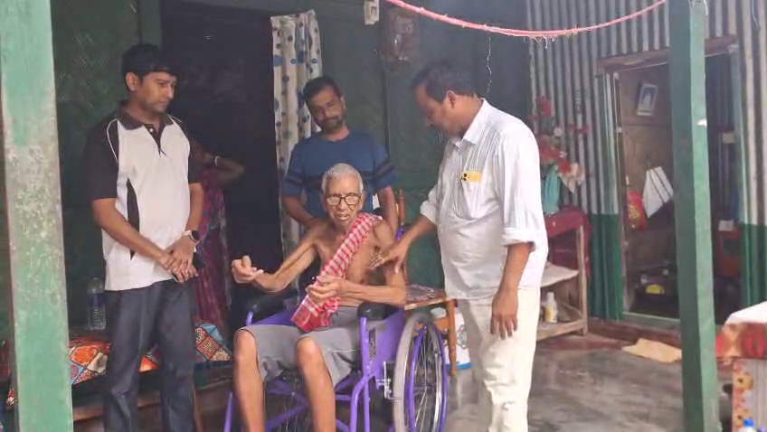 সহায়তা করার জন্য এগিয়ে এলো ডি ডি আর সি ধলাই