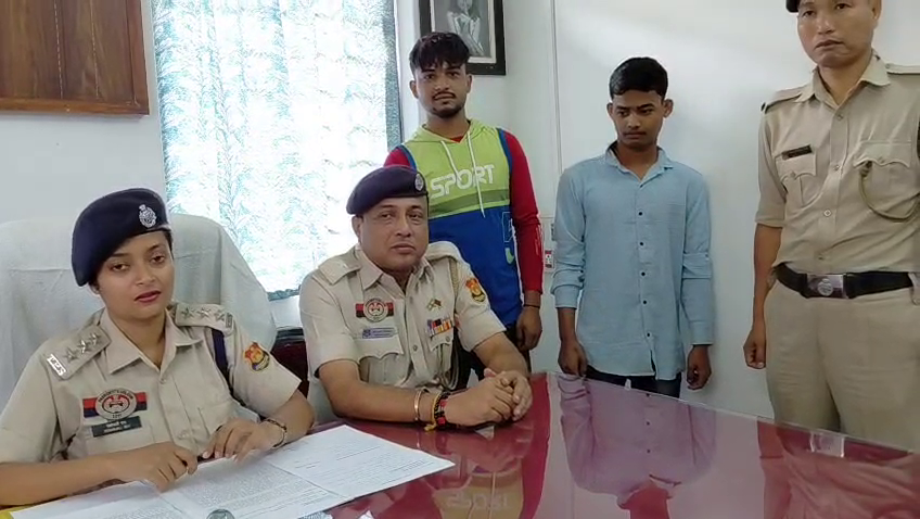 দুই চোর আটক