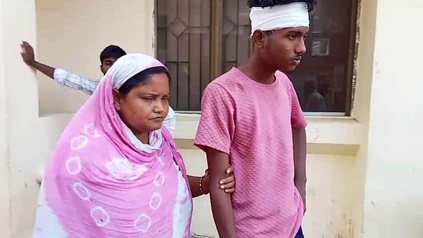 ছুরিকাঘাতে গুরুতর আহত এক উচ্চ মাধ্যমিক পরীক্ষার্থী 