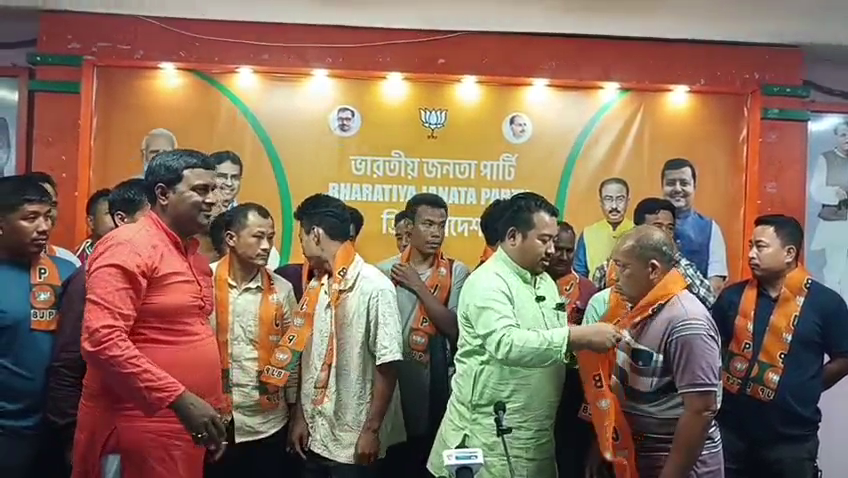 মান্দাইয়ে মথার ভাঙ্গন, বিপিনের হাত ধরে বিজেপিতে যোগ দিলেন ২৭৫ ভোটার 