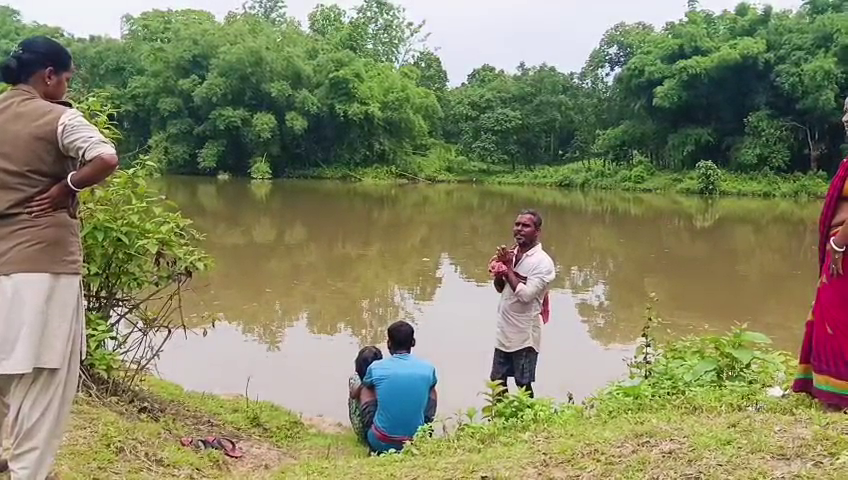স্নান করতে গিয়ে নিখোঁজ,   পুকুরে মিলল ৬১ বছরের বৃদ্ধার দেহ,  