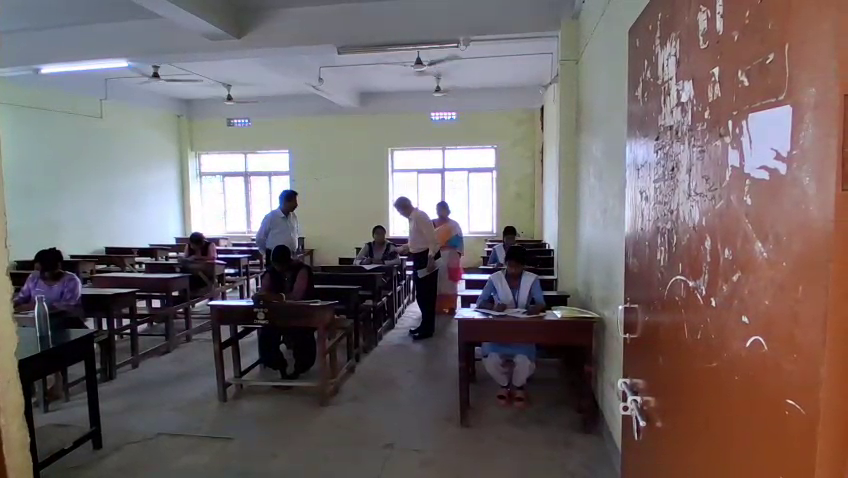 : পর্ষদের বছর বাঁচাও পরীক্ষা শুরু মাধ্যমিকে  ৭৫৬ ও উচ্চ মাধ্যমিকে ১৫৭০ জন পরীক্ষার্থী :